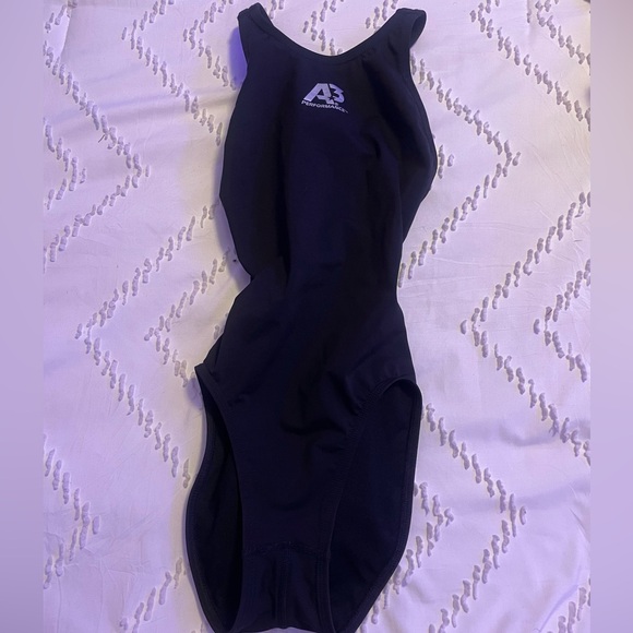 Girls A3 swimsuit - Picture 1 of 3